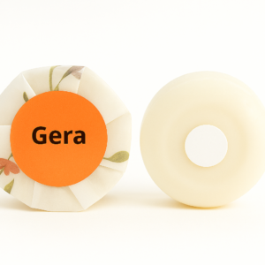 REFIL GERALDA MOÇA AROMAS - Refil para vela aromática perfumada. 180G. CÍTRICO DIVERTIDO. Cera 100% vegetal, essências livres de ftalatos e parabenos, pavio 100% algodão.