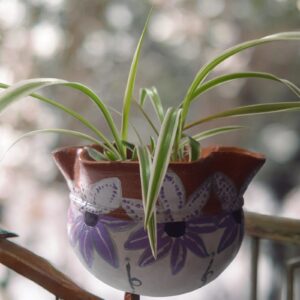 Vasinho branco e lilás